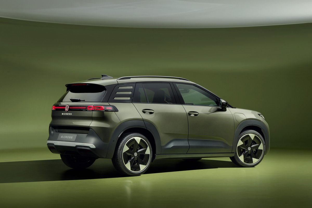 khuleonwheels's tweet photo. Volkswagen reveals ID. Cross with up to 427km of range. See details here: https://t.co/GMcpjX3J0b
#VWSA #VWIDCross #IDCross https://t.co/tqFHs1vb7C