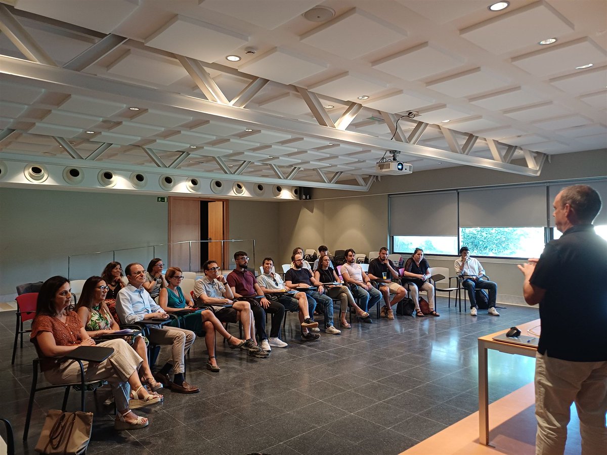 inLabFIB's tweet photo. @OPEManlleu @ajManlleu @TechhubManlleu Podeu llegir més sobre la notícia en aquest enllaç: https://t.co/VnCXm5N0PR https://t.co/i77mrb1stS