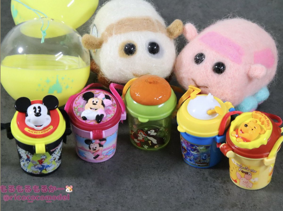 rico_coco_model's tweet photo. ムーンバギーちゃんHappy Birthday🎉
ディズニーのカプセルトイをプレゼント🎁

「ミニチュアサイズのポップコーンバケットプイ💓ふたも開くプイ✨」

カプセルもステキで、オーナメントとして
飾ることもできます😍

今度みんなでポップコーン食べに行こうね❣️

#PUIPUIBIRTHDAY https://t.co/QKrtGk1BUY