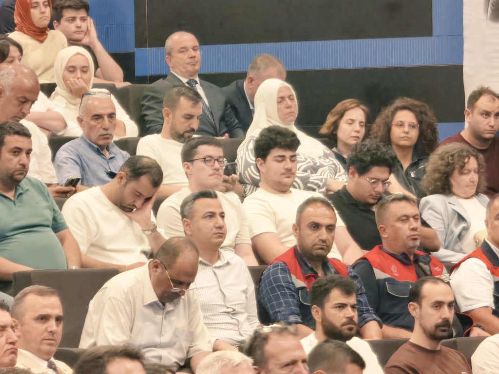 SKoyulhisar's tweet photo. İstanbul Büyükşehir Belediyesi Başkan Vekilimiz Sn Nuri Aslan, İSKİ Bilgi İşlem Daire Başkanlığımız tarafından düzenlenen Yapay Zekâ Tanıtım Toplantısı'na katılım sağladı. Değerli mesai arkadaşlarımızla birlikte bu güzel hatıra karesini ölümsüzleştirdik. @nuriaslan_tr https://t.co/ccA7g5ta5h
