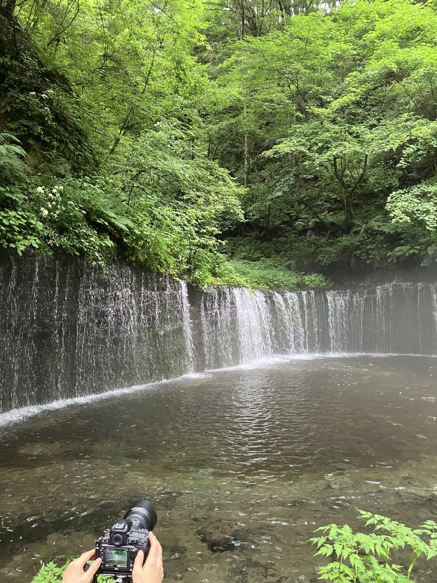 ouchipankoubou's tweet photo. 母を連れて二年振りの旅行！
息子が始終母のをサポートをしてくれて、白糸の滝に続く山道も息子が守護神の様に母の後ろからぴったりと付き添い見守ってくれていて、大人になったなぁーと成長を感じる旅でした！#軽井沢 https://t.co/y0POnAXKj9