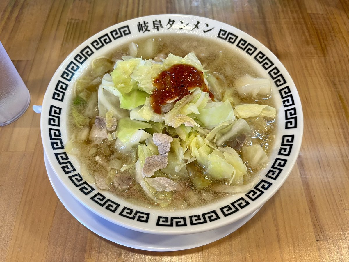 shipopoppo's tweet photo. ついにやってきた岐阜タンメン本店。もつ鍋みたいなスープにつるんとした麺が旨かった！ https://t.co/SPa52E97zH