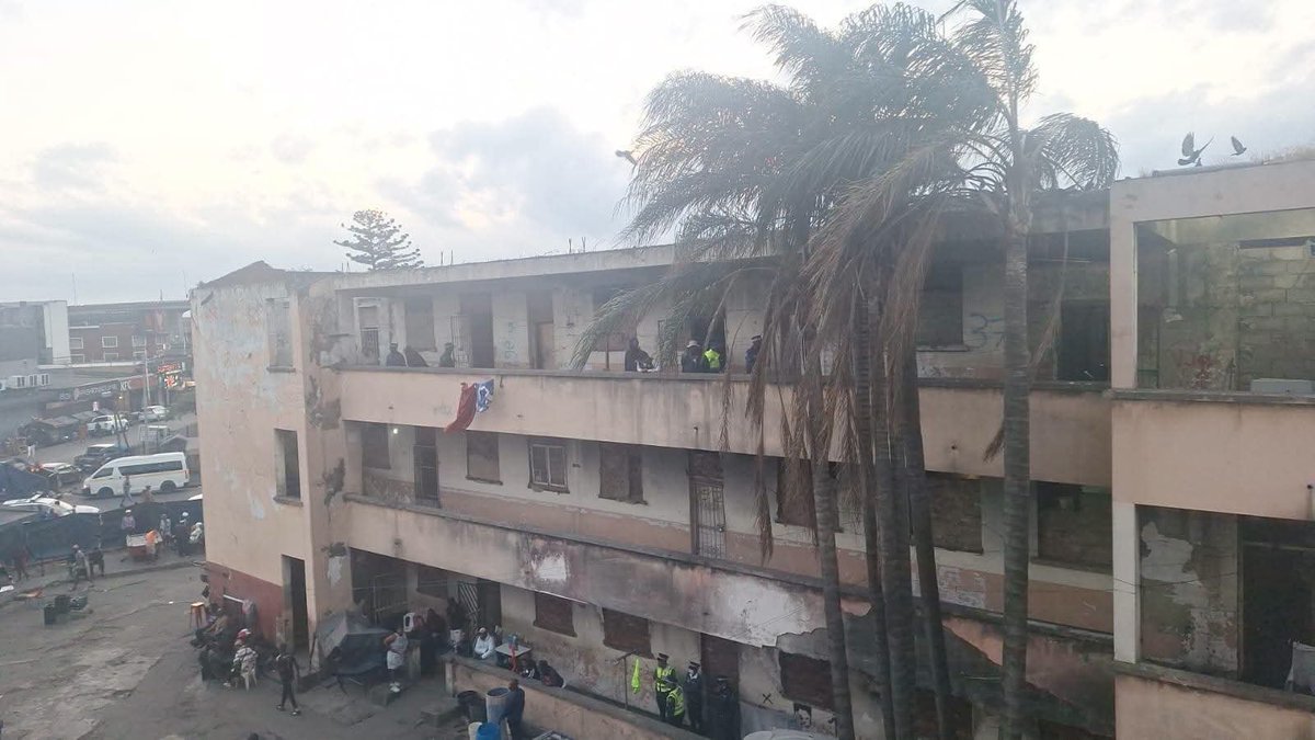 Mzansi_Update's tweet photo. SAPS, Metro Police and eThekwini officials raided an illegally occupied building at 44 Lancers Road in Durban CBD on Monday as part of the City's regeneration programme.

The operation also marked the first use of DMPS body cameras and smart policing devices to boost enforcement. https://t.co/w2NRmbKQeu