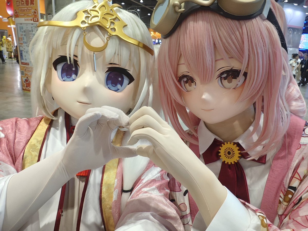 Fspuyvi's tweet photo. 萤火虫d4，灵机一动直接来了，这次出现的小意外不少（配饰爆了😭）但是对我来说集邮无疑是幸福上了，有机会跑外场玩玩，凌晨三点睡醒还是体力不支（
总之玩的挺开心的ww，元旦再战
#kigurumi https://t.co/YlPr8W48Cr