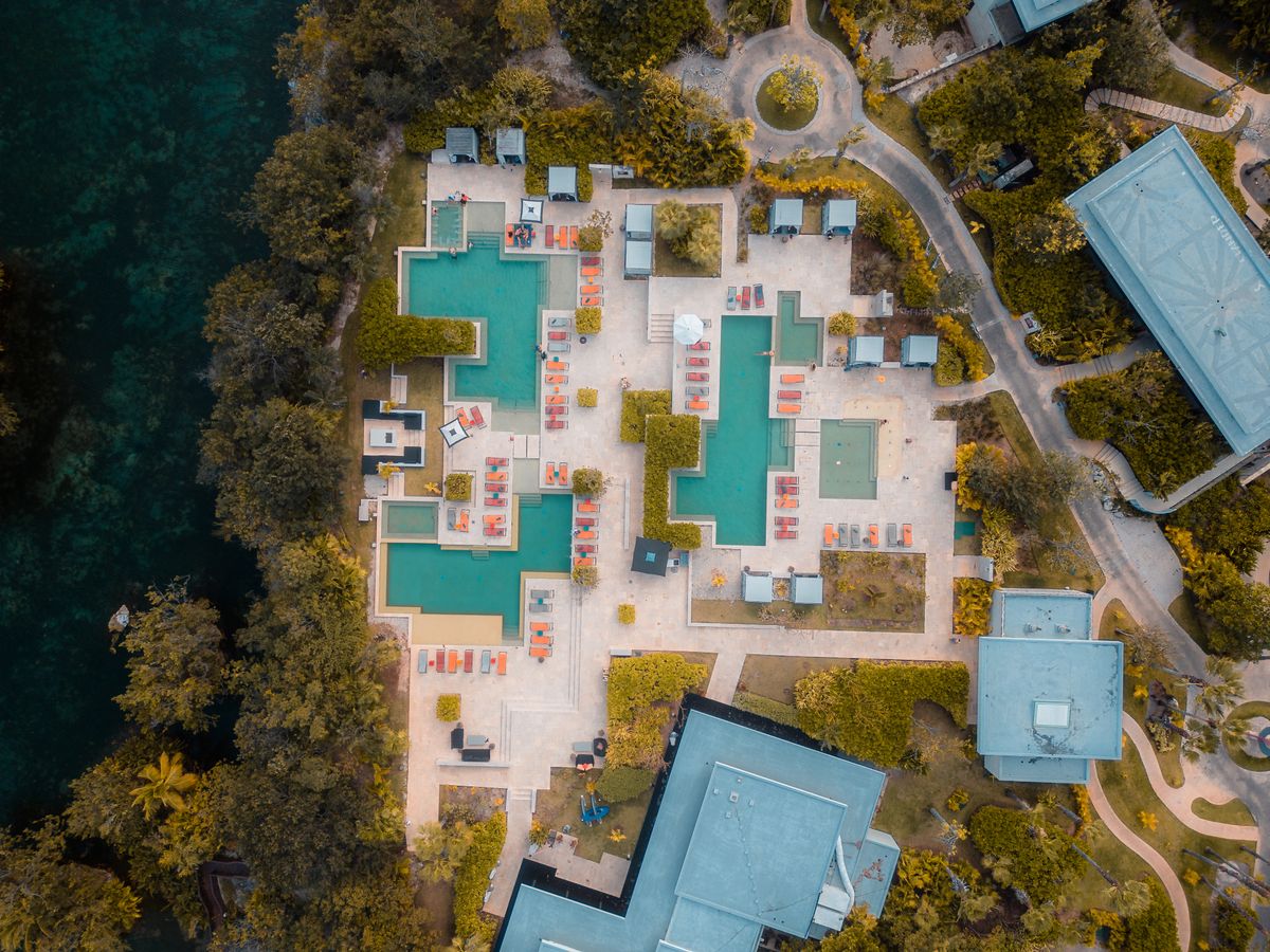 Cindilu79's tweet photo. Not all "all-inclusive" resorts include the same things. Some charge extra for premium dining, water sports, even decent coffee. I help my clients find the perfect fit every time. https://t.co/HutDOQcWfX #AllInclusive #TravelTips https://t.co/Feyz0bAsEp