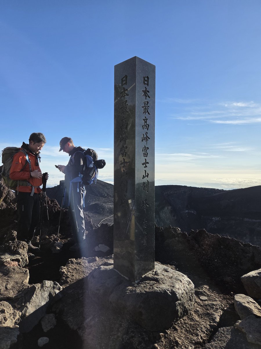 fu_min0848's tweet photo. 富士山登りました https://t.co/HCXT59yttg