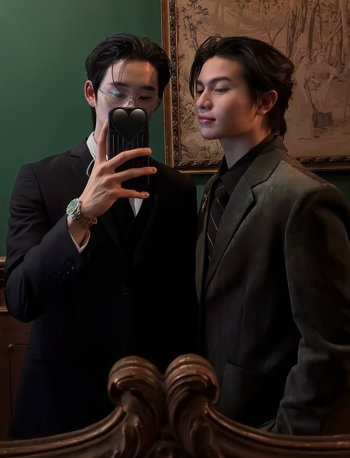 withluvest's tweet photo. they're so married coded i'm sick https://t.co/x8NO0fY6iH