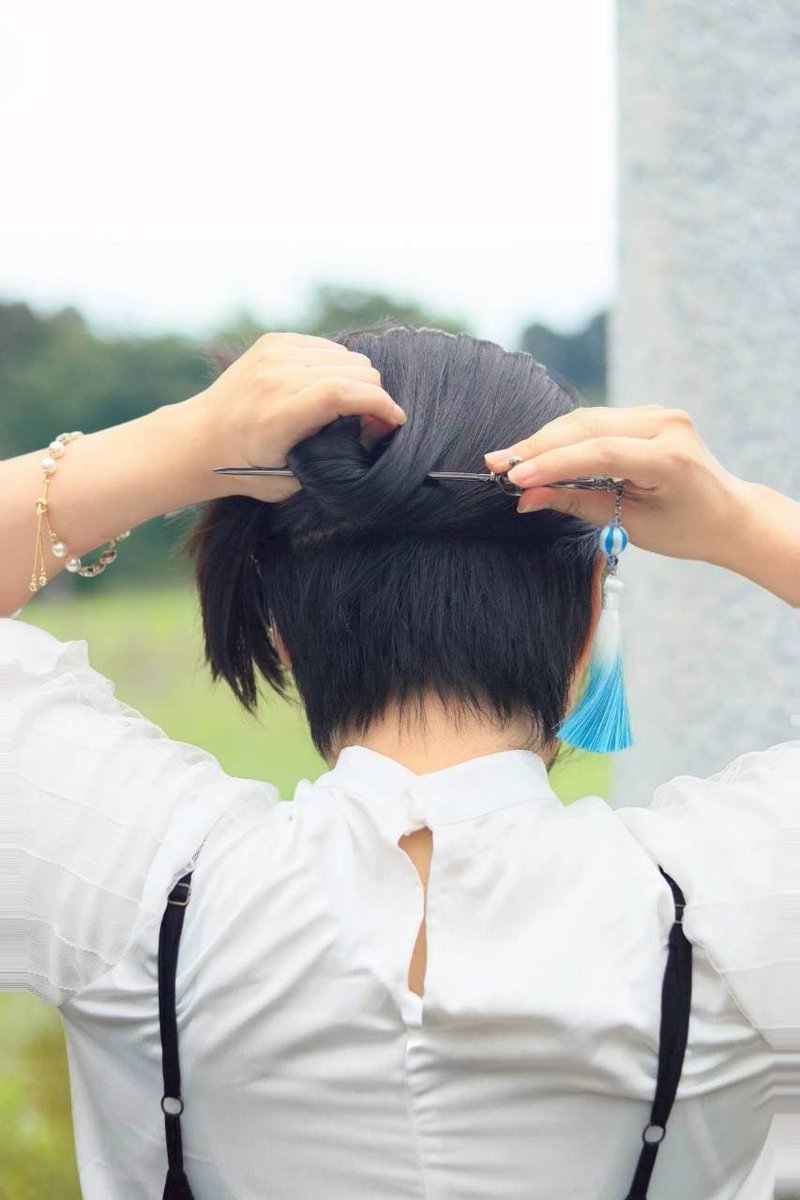 astr_ami's tweet photo. 簪人気でめちゃくちゃ震え上がってる:( ˙꒳​˙ ):あとこの髪型はただの刈り上げ生えかけです。 https://t.co/sayfqAeiUf