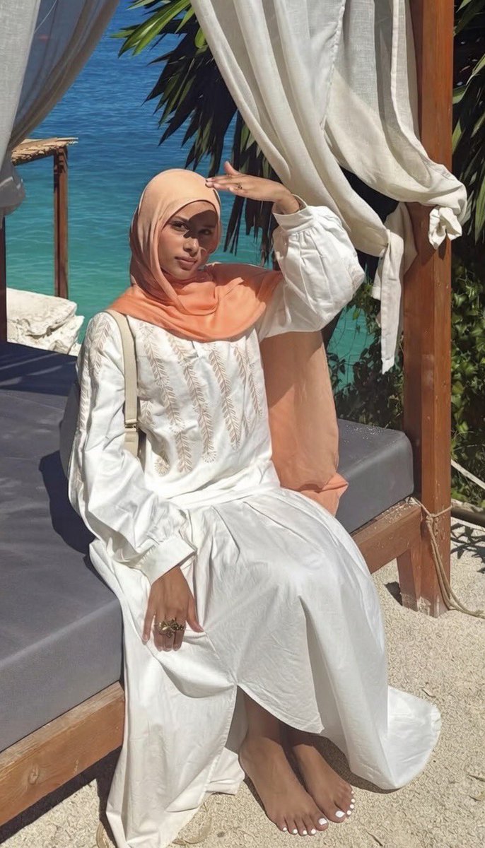 Aylaadbxp's tweet photo. Getting railed here for everyone to see

#ayla #hijabi #hoejabi #feet #whore https://t.co/9vi7B6ZPfQ