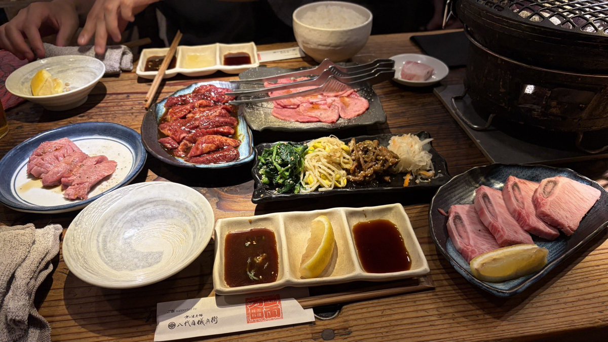 riberukuro's tweet photo. 昨日の焼肉、2万円だよ〜 https://t.co/xUJiiFndkD