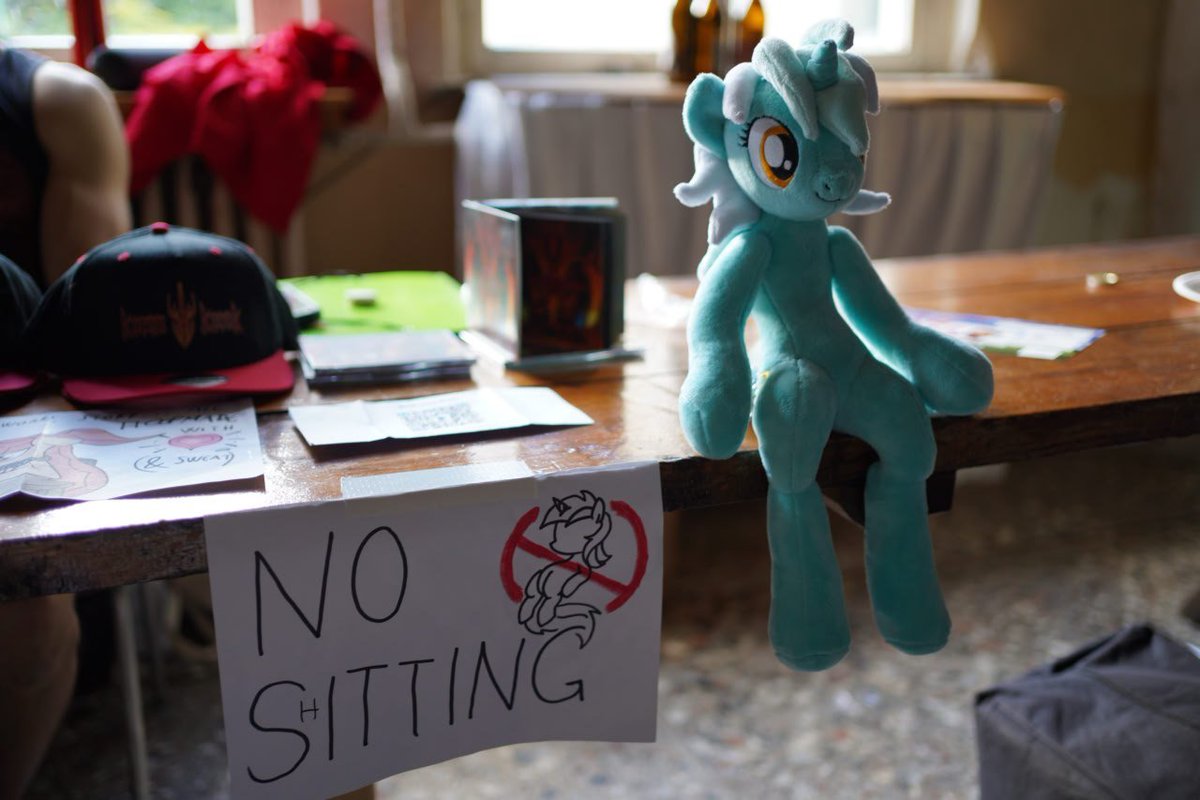 snowpity_'s tweet photo. crime mare https://t.co/zNENLQbF07