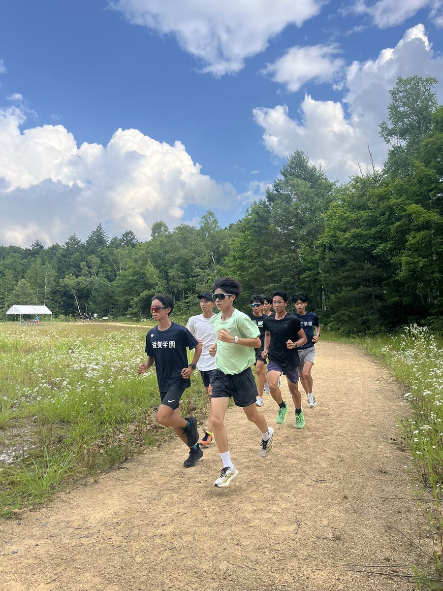 OB08908824's tweet photo. 【#夏合宿】
本日から #日和田高原 で夏合宿がスタートしました！
毎年お世話になっている #日和田高原ロッジ 様にお世話になります！
駅伝に向けてチーム力強化を!!

#滋賀学園 #駅伝 #都大路 #御嶽 
#飛騨御嶽高原高地トレーニングエリア https://t.co/nOnOrM637o