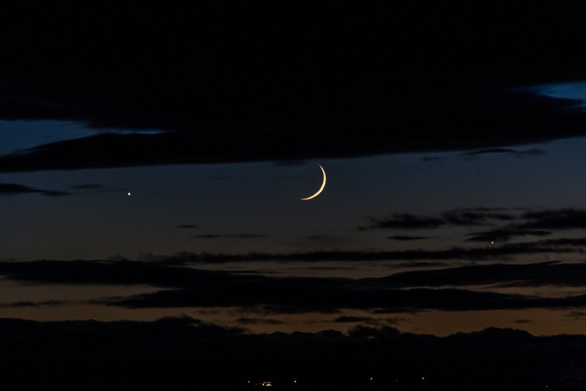 Literariium's tweet photo. we aren't far, the moon connect us. https://t.co/Os6XFm33ZZ