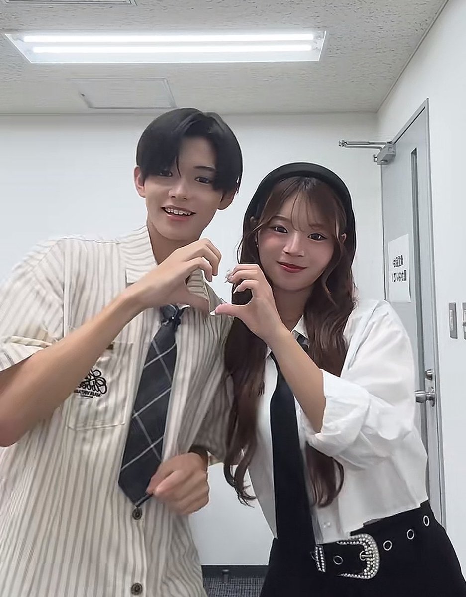 memoslife_'s tweet photo. 1枚目:アァ…！かわいい…！！！😭🤦‍♀️
2〜4枚目:手元ゴチャゴチャゴチャｧ！！
#しゅんゆま https://t.co/cM4Jw0RWus