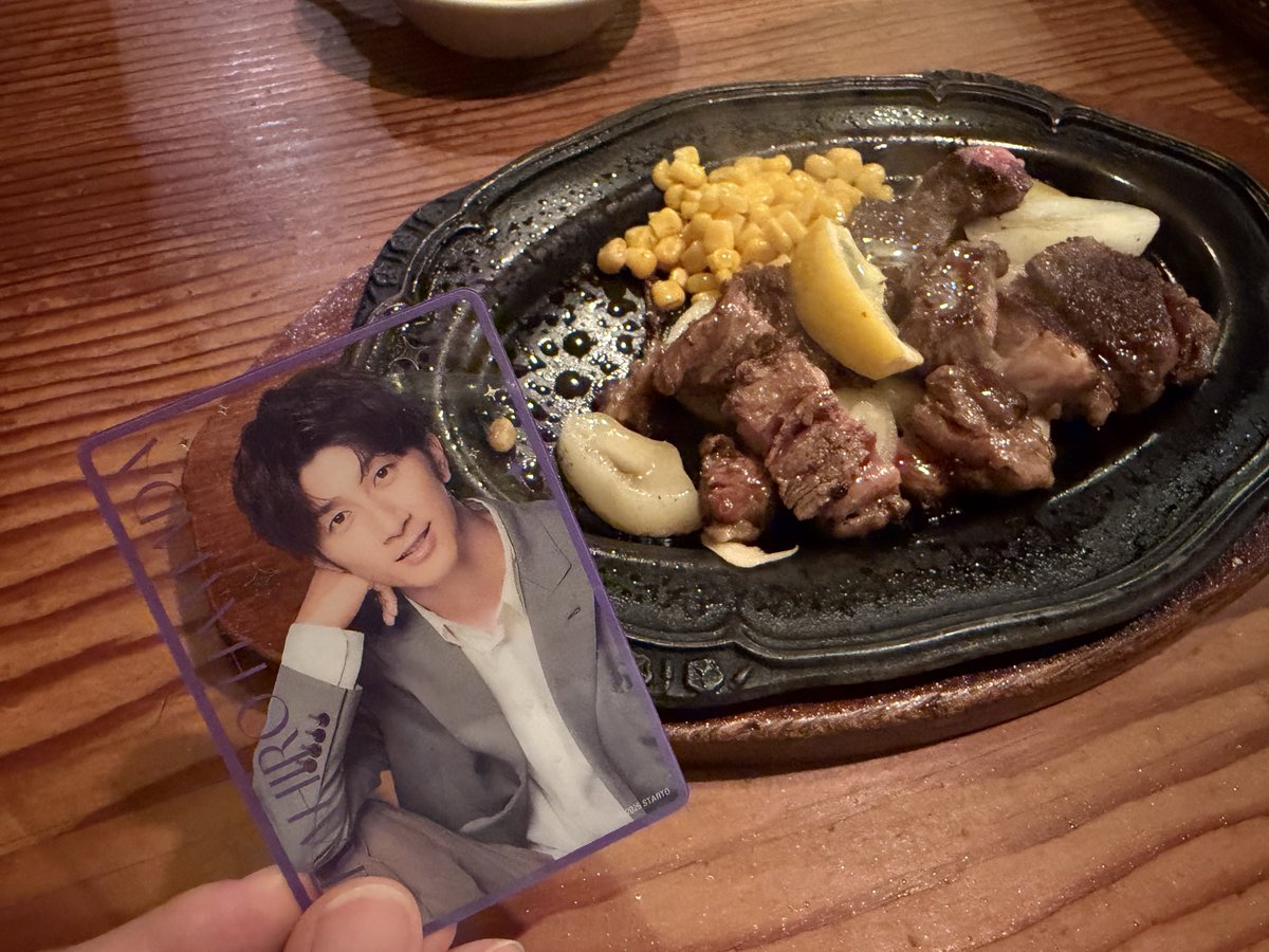 THCrazyAboutYou's tweet photo. 今日はおしゃランチ、カフェ、鑑賞会のちのステーキを食べて三連休最終日満喫してきました😙✨ https://t.co/2GvpzEyWpJ