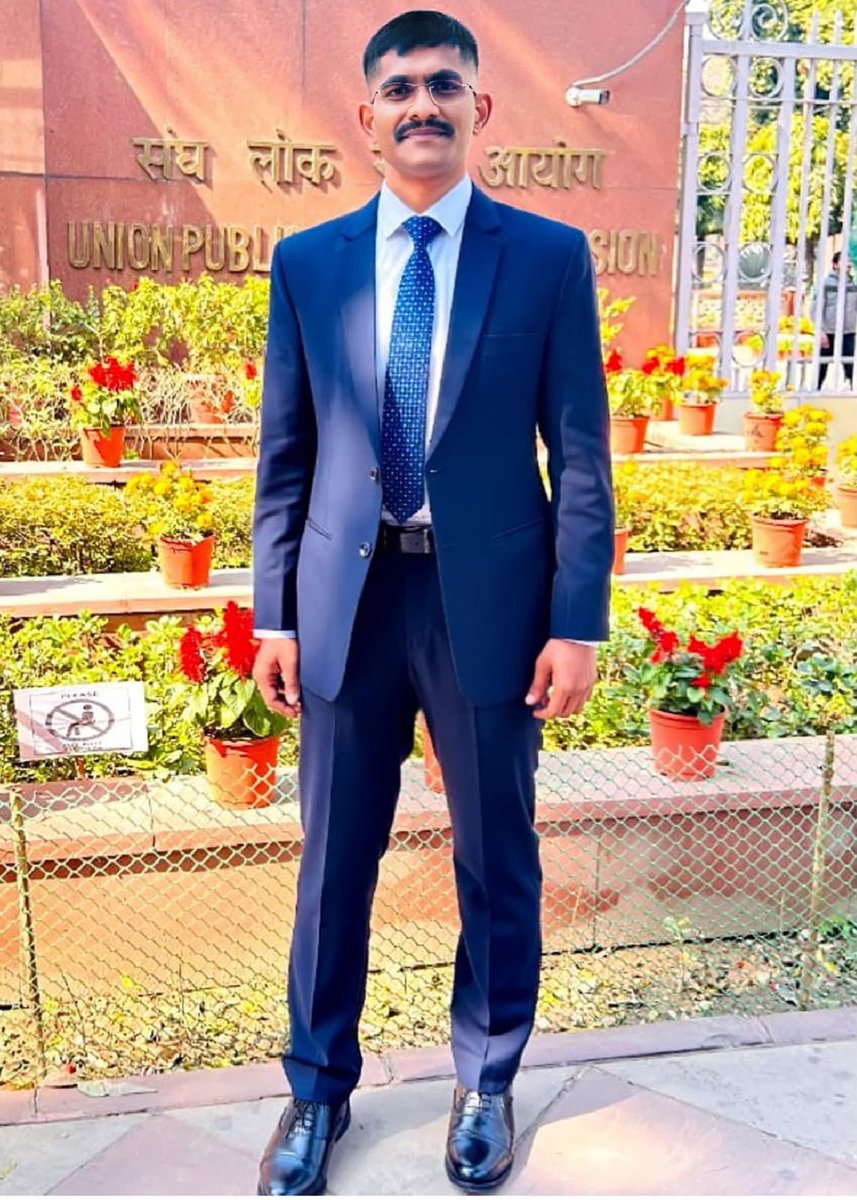 NewsMeter_In's tweet photo. #Hyderabad:

#Trainee #IPSofficer #UdayKrishnaReddy's alleged #suicidenote reveals personal claims

Says he was in a relationship with a fellow IPS batchmate for the past year.

Claims the relationship continued even after she got married.

Alleges she visited his room and asked him to open the door.

States he possesses video evidence to support his claims.

Says he disclosed the matter to her husband.