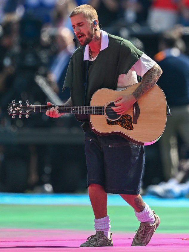 JesusSavesUs777's tweet photo. Justin Bieber performed his song "Everything Hallelujah" during the World Cup.

So glad to see God glorified! https://t.co/zeWWoZyFDl