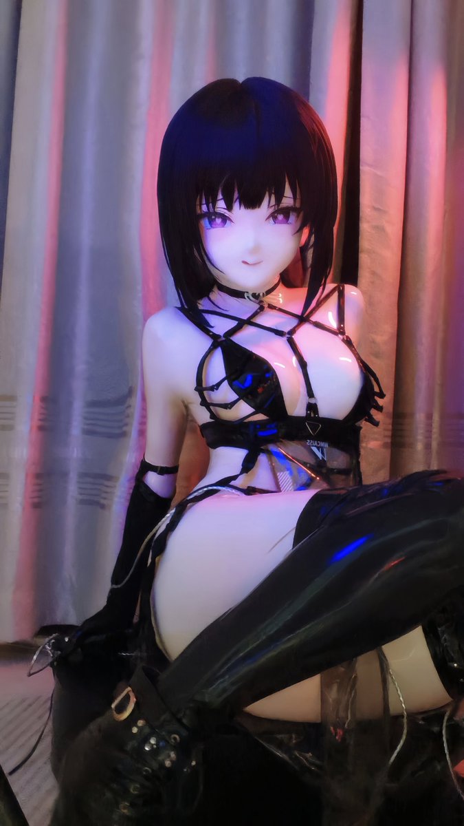 Spica_FY's tweet photo. 胶衣大头米哈拉

latex:@HampooLatex 
#NIKKE #latex #kig https://t.co/hOLMHtNmLS