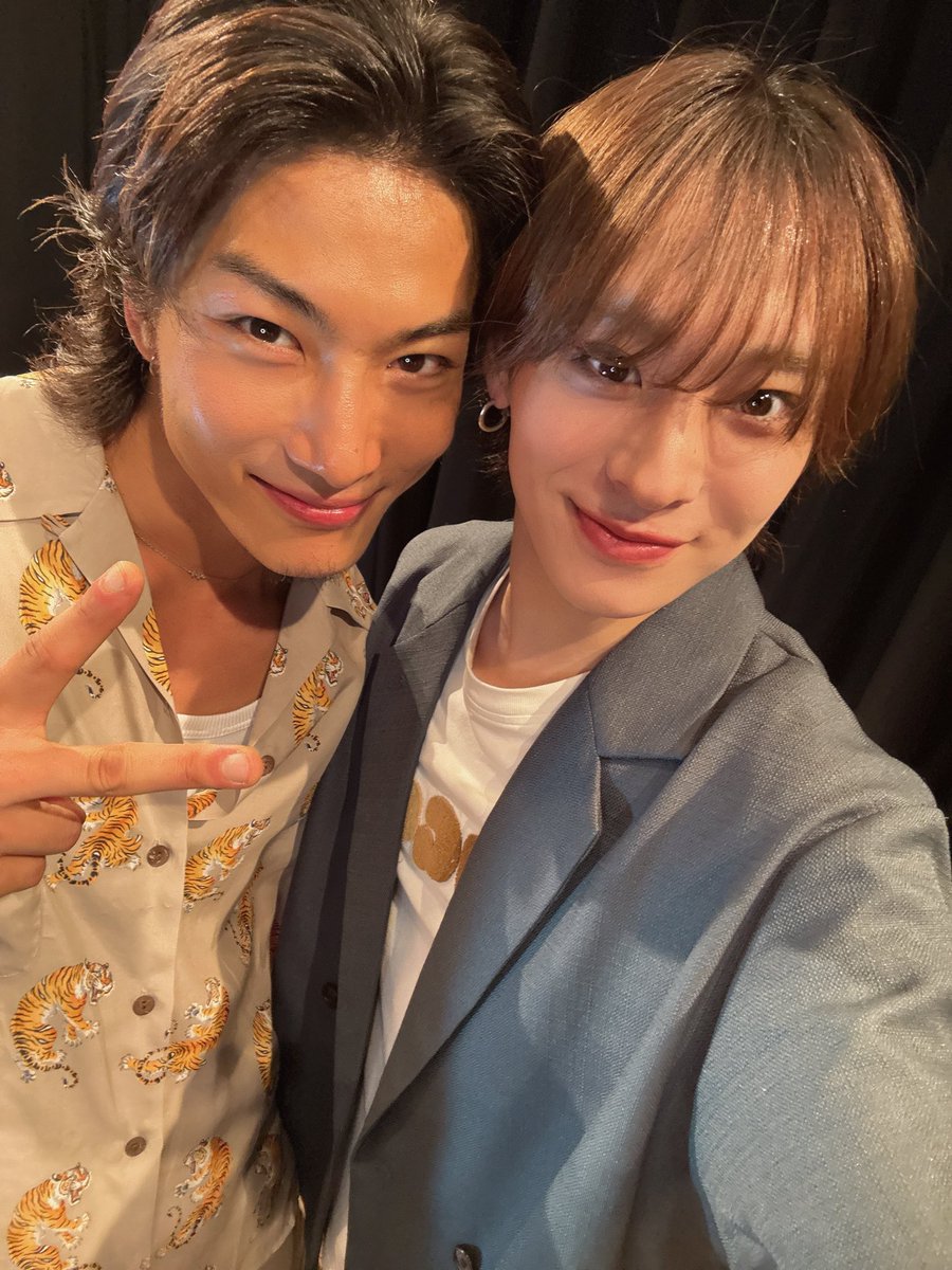 p_man1120's tweet photo. まさくんのバースデーイベントに
"シークレットゲスト"として登壇させて頂きました！😶‍🌫️

久しぶりにウィンブレのメンバーだ！

出会ってから仕事もプライベートもずっとお世話になってるまさくん😚
お祝いできてうれしかったです！

まさくん改めておめでとうです！！🎉
これからもだいすきー！！！ https://t.co/NQfNFe25fP
