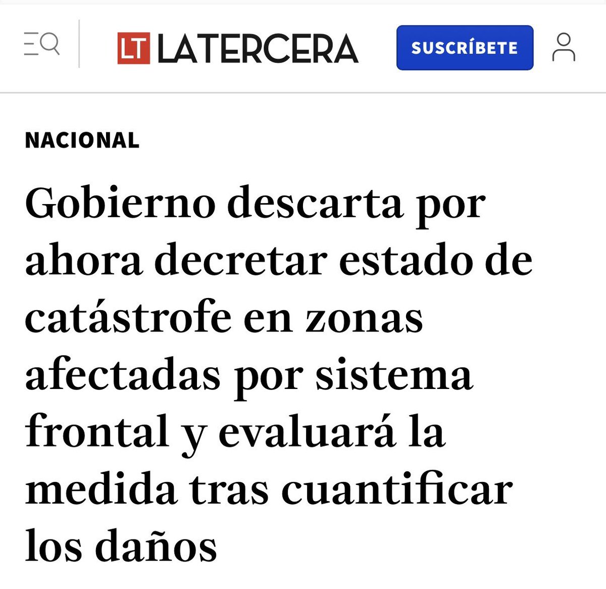 Eneatipo7's tweet photo. El Gobierno descarta por ahora decretar estado de catástrofe en zonas afectadas por sistema frontal.
Obviamente no quieren hacerlo, porque ello requiere autorizar a municipios y gobernaciones la administración y adjudicación directa a proveedores. La emergencia amerita oportunidad y sincronía en la búsqueda de soluciones. No burocracia y esa permisología que tanto critican pero que hoy demuestran.

Un gobierno que por un lado restringe recursos para resolver una emergencia nacional que afecta a la población, pero al mismo tiempo busca rebajar impuestos a las grandes corporaciones y mermar los recursos del estado, no es una administración que le interese resolver los problemas de la gente.

Señores @GobiernodeChile para este tipo de casos los ciudadanos pagamos impuestos. Para la protección de la misma población, para la contención, la seguridad, la salud, y la ciudadanía debe estar siempre en primer lugar. Ustedes no son los dueños de los recursos, son meros administradores pagados para ello. El trabajo no consiste en dar cuñas en vivo por televisión, sino en resolver y otorgar los recursos para que los gobiernos regionales puedan asistir a sus habitantes damnificados.
https://t.co/yoyP1TicZR