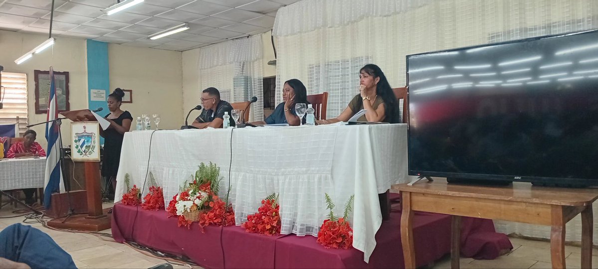 GeovanisCampos's tweet photo. Con reafirmacion revolucionaria se desarrolla la Asamblea Municipal del Poder Popular en Songo La Maya @CubaMined @DiazCanelB @RaulSamon https://t.co/YNRTrTg9XC