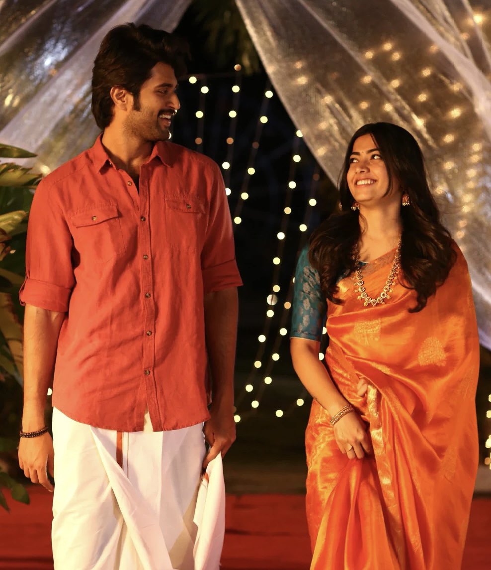 rwdyrushiee's tweet photo. SO BASICALLY!!!
Dear Comrade turns 7 years on 26.07.2026 and on the same day it will be 5 months since #VIROSH wedding🥹🥹❤️❤️ What a lovely coincidence🫶🏻

26 seems to be a lucky number they even got married in the year 2026🤧❤️

#vijaydeverakonda #rashmikamandanna https://t.co/xD7dIn2hhl