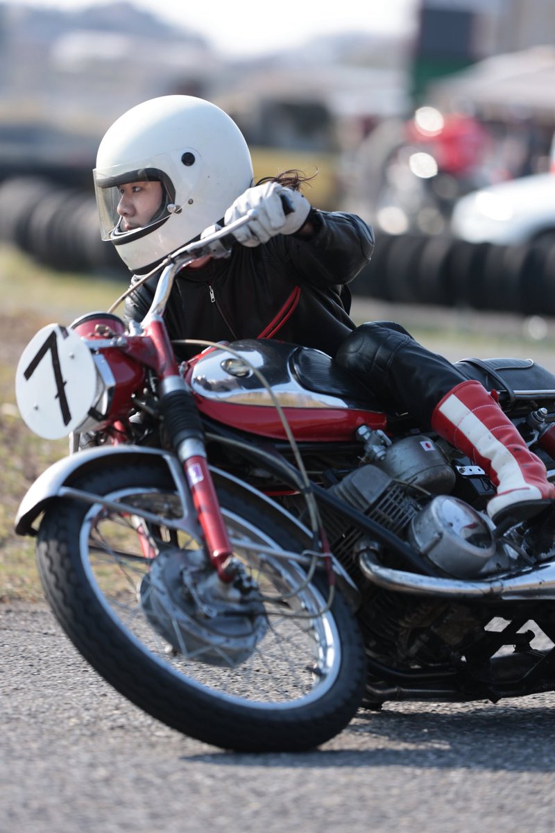kaminari1970's tweet photo. 今年もカミトラやります！
基本60年台のオートバイがガチレースします。
レースをするなら10,000円！
見るだけで無料！！
イベントらしく物販やったりします。

丁度エントリー募集中なんでそれらしい車両を持ってる奴は全員参加しろ。

自分のイカすマシンでガチバトルしよう。

エントリーはこちらから👇
https://t.co/2Skt3AA1Nr

#カミトラ #カミトラで逢おう