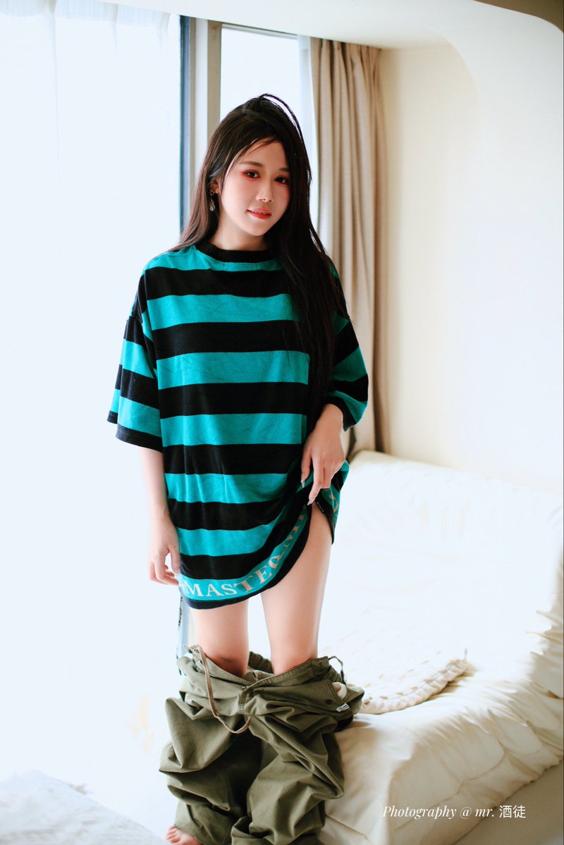 hello19880215's tweet photo. 一個漂亮、知性的女生梦妮@mengnier2547  坐標0755

👉@Fengsiyuan https://t.co/6ijlXfeJrc