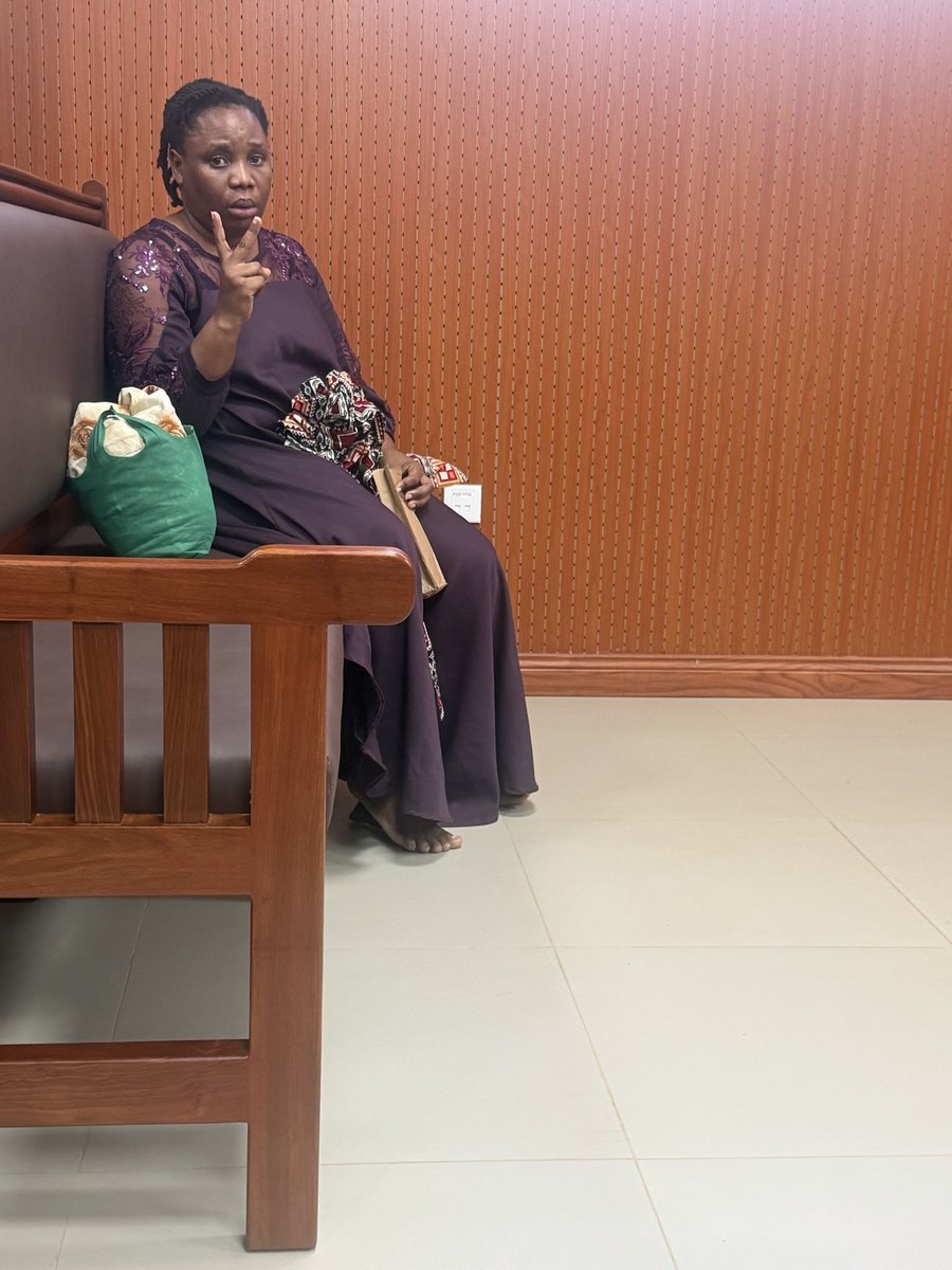 ZachariaObad's tweet photo. Makahama Kuu -Geita imemuachia huru Neema Chozaile. Baada ya kuachiwa huru kwa muda Jeshi la Polisi limefungua shauri Mahakama ya Wilaya . Sasa tupo Mahakama ya Wilaya -Geita. 

Mahakama ya Wilaya inaendelea. https://t.co/g3yxdu19jT