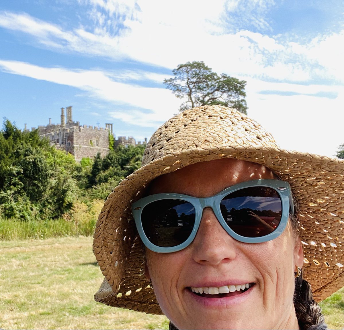 ZigsExercise's tweet photo. The cutest pool I’ve ever done a Triathlon in at Berkeley over the weekend 🌅 🏊‍♀️ 🚲 🏃🏻‍♀️ 

A nice breeze on the bike &amp; hot hot hot on the run🔥 
Thanks to the Marshalls &amp; organisers @DursleyRunning Relaxed local vibe &amp; a mooch at the Farmers market after Berkeley Castle 😎 https://t.co/9psBQ80qDD