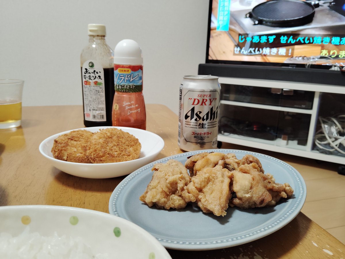 cx5mk's tweet photo. ばんどう太郎の唐揚げをテイクアウト、
マミーマートのコロッケは冷凍してたもの。
どこよりもここの唐揚げが一番好きです🫶
是非食べてみてください🐔 https://t.co/GM0EWgP1JY