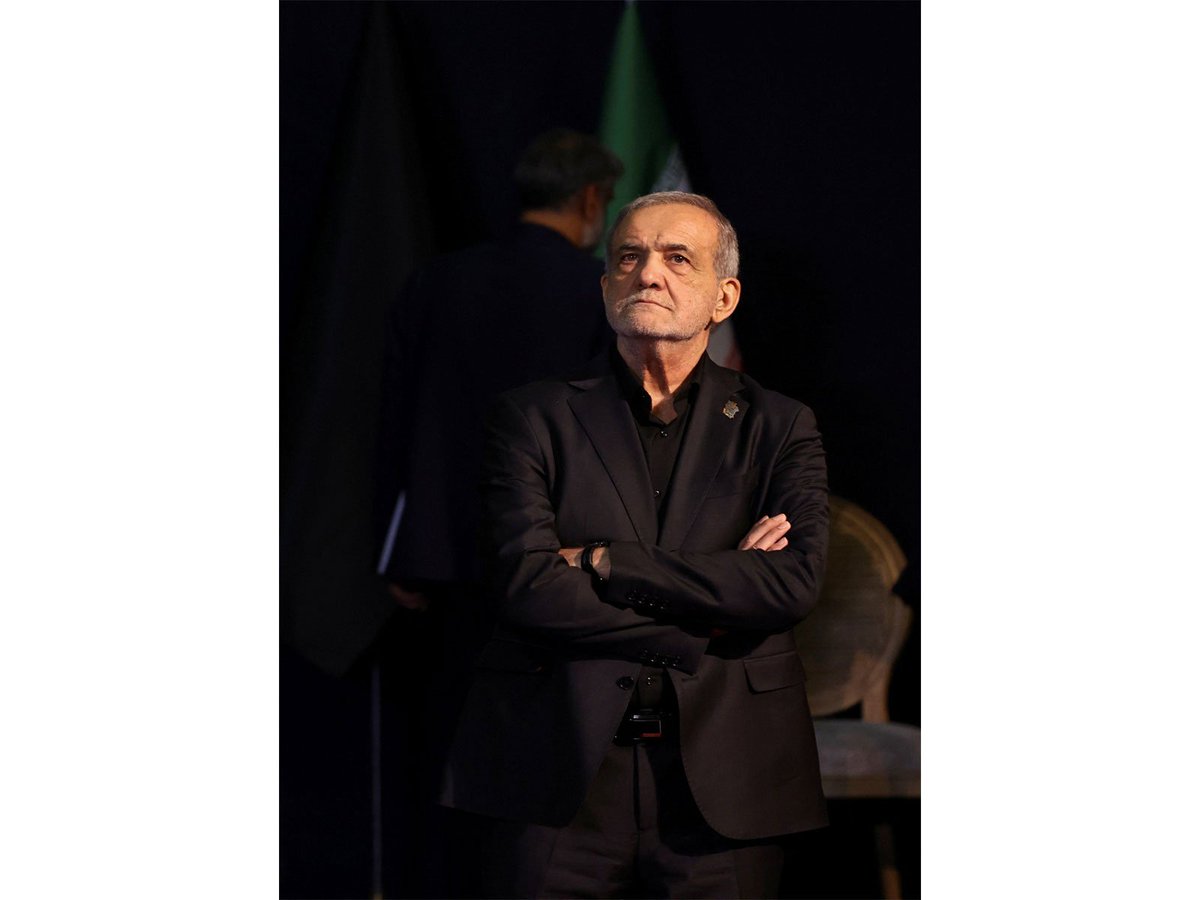 ani_digital's tweet photo. "Iran is engaged in a full-scale war": Pezeshkian says country must accept consequences
Read @ANI Story | https://t.co/ZYLjL50iVG
#Pezeshkian #Iran #FullScaleWar #Country https://t.co/HEkLM7Elbi
