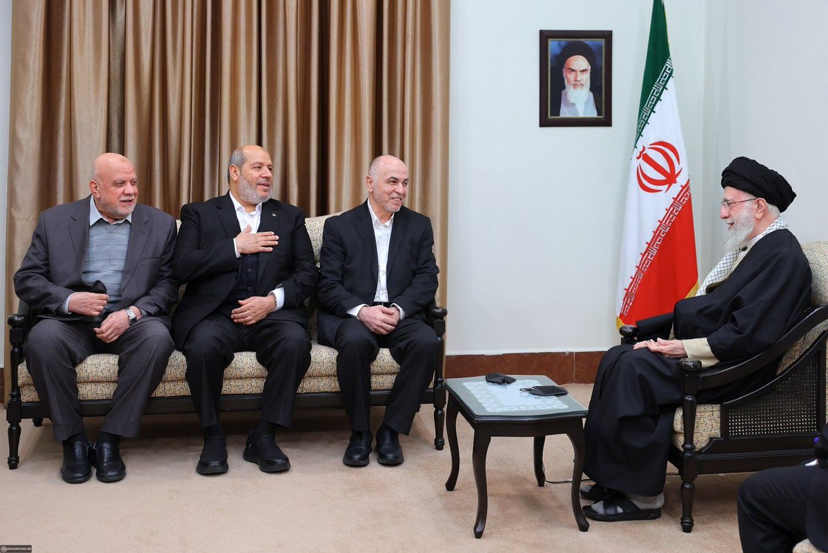 PressTV's tweet photo. Photos of Khalil al-Hayya, chairman of Hamas's Political Bureau, with Iran's martyred Leader, Ayatollah Seyyed Ali Khamenei.

Follow: https://t.co/mLGcUTS2ei https://t.co/7DDmZXgBvy