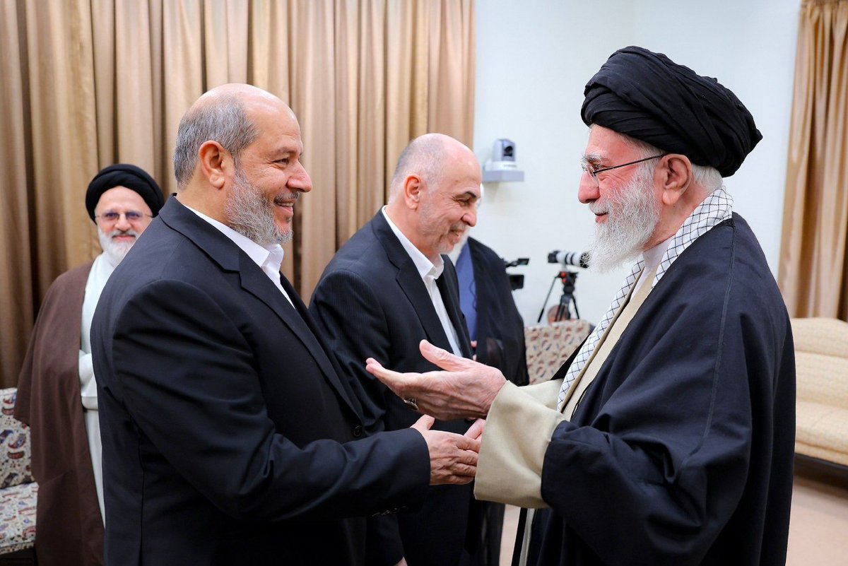 PressTV's tweet photo. Photos of Khalil al-Hayya, chairman of Hamas's Political Bureau, with Iran's martyred Leader, Ayatollah Seyyed Ali Khamenei.

Follow: https://t.co/mLGcUTS2ei https://t.co/7DDmZXgBvy