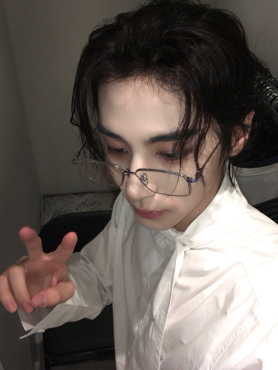 001_LEEHAN's tweet photo. イハン供給過多で死ぬのかもしれない https://t.co/FS1E4JY9zm