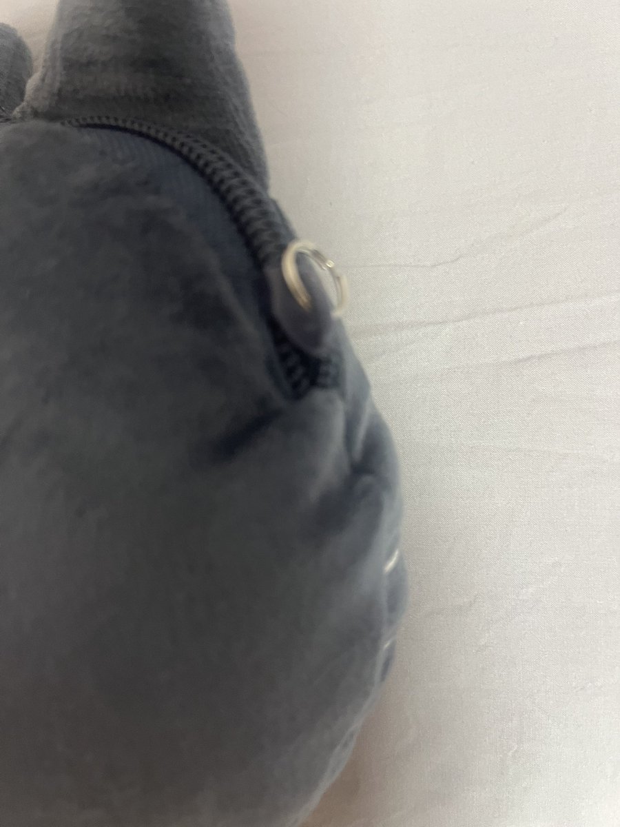 plieyu's tweet photo. 라이즈 원빈 보스라이즈 동전지갑 대두 토냥덕 양도
2.6
디엠이나 옾챗주세요
고리 없어요ㅠ
https://t.co/AJKi4miBYm
라이즈 riize 앤톤 성찬 소희 쇼타로 원빈 은석anton sungchan sohee shotaro wonbin eunseok pc photocard 포토카드 https://t.co/clwuQ8oS6K