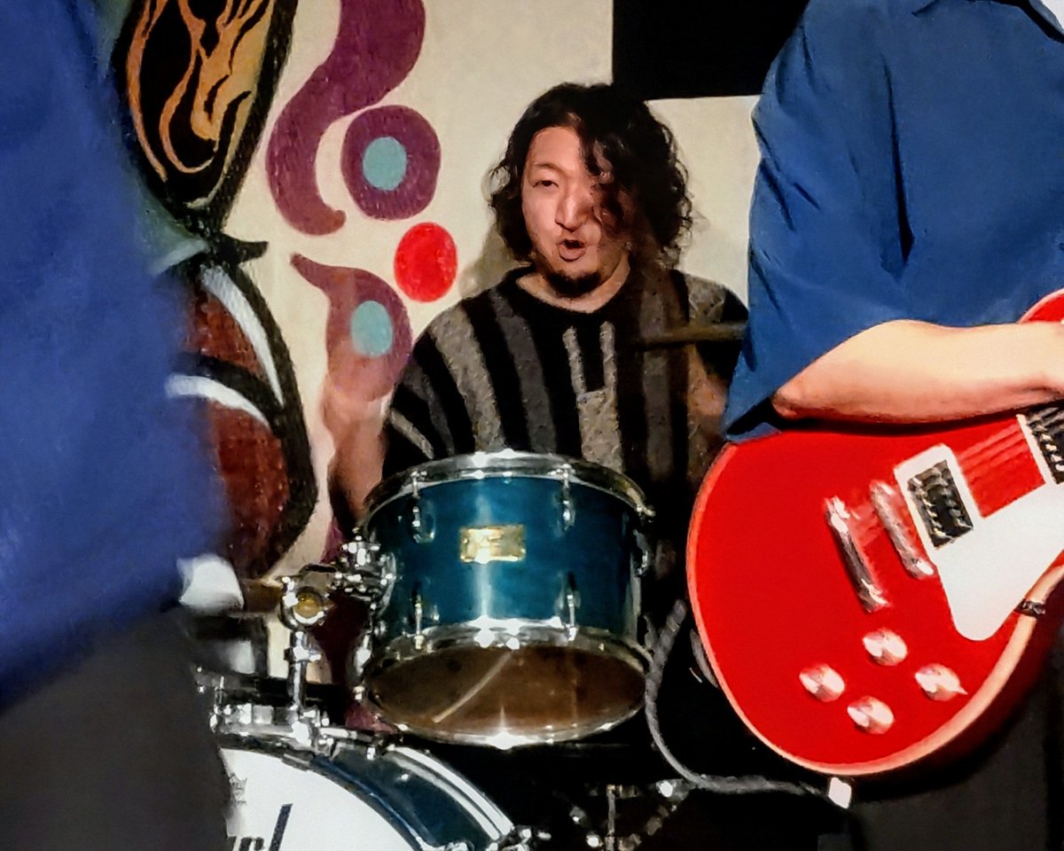 evaeva7530's tweet photo. 2026.07.16.
BUZZ SONGS OPEN MIC🎙️
フトイーズ✨ヒロキ
イィ〜 笑顔だゎ♪(*^▽^*)b
パーマ かけちって
カッチョいいっすよ((⁠ *≧艸≦ ) https://t.co/ipN1MsI4cN