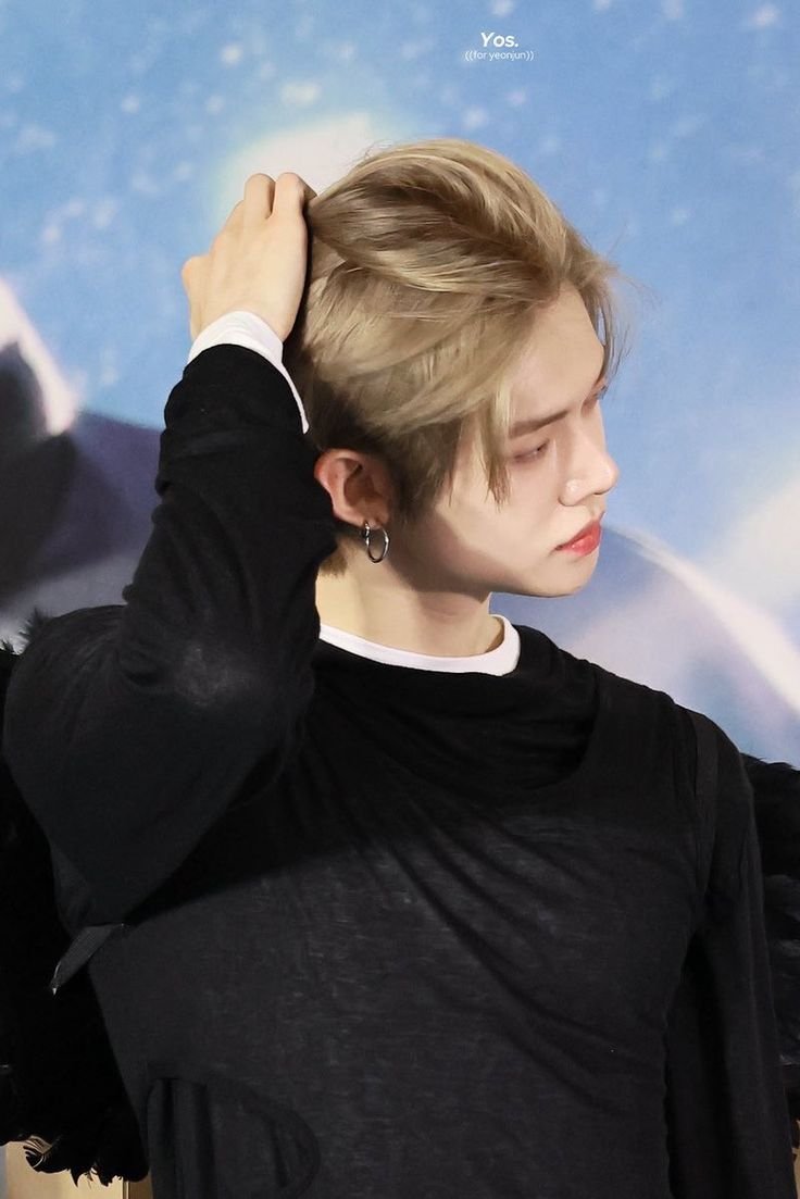 jjuniepawz's tweet photo. It should be a crime to look that pretty https://t.co/uanf1Ksa17
