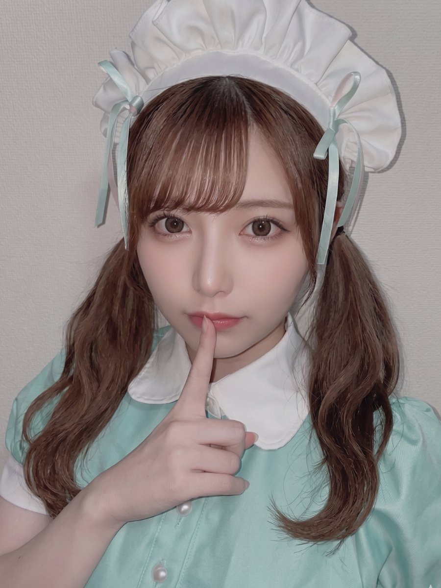 SARASHI_NOTE's tweet photo. 【炎上】ミス東大ファイナリスト(20)

建前：清楚系インフルエンサー

表の顔
 ・インスタフォロワー10万人の大学生インフルエンサー
 ・キラキラ一軍女子のリーダー
 ・男子からは高嶺の花扱いを受けている

本性 https://t.co/0ZtUYogbzK