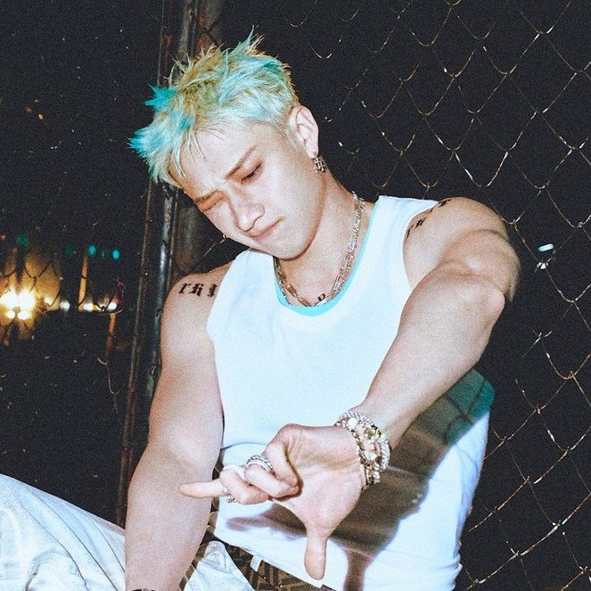 hyuniespring's tweet photo. bang chan es la bandera de Argentina https://t.co/nzR3t5SilC