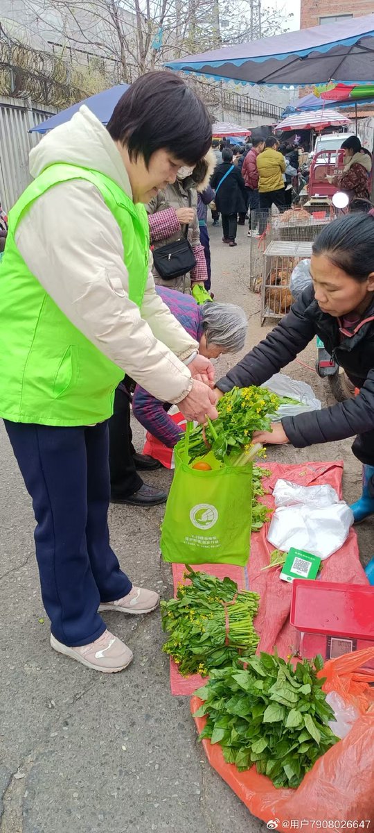 imenjoyinglivin's tweet photo. Join our community garden volunteer day this Sat! Help plant veggies, meet neighbors u0026 enjoy fresh air. All tools u0026 snacks provided. See you at 9 AM at Oak Street Park!， https://t.co/IU0zsD1EVK