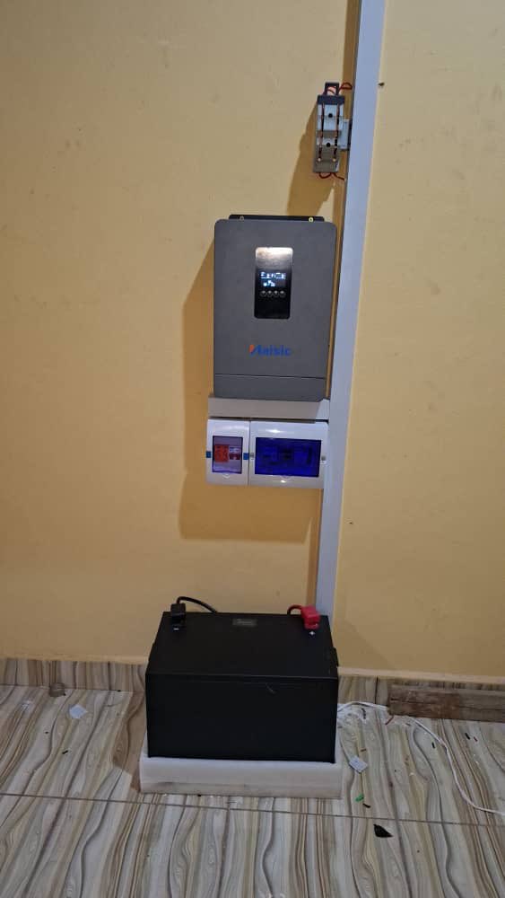 OLAYIMIKABEN789's tweet photo. @abazwhyllzz @Adhekunbi Patronize me pls..
This is what I do ..
I’m a full time Solar installer.We deliver our services across the nation ..You can Dm for Enquiries, Quotes, and partnership .. 
*The primary aim of owing a Solar backup grid  is to help users or clients  reduce your expenses on fuels. https://t.co/LG6Qmed8ki