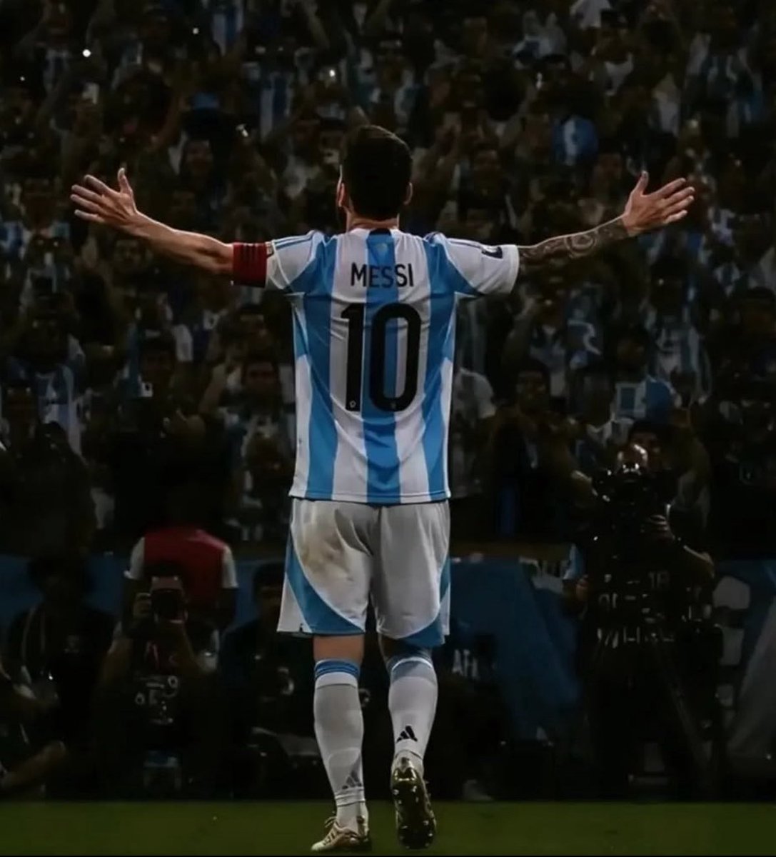 gfchumpitaz's tweet photo. ✔️ MESSI, SU EXTREMA UNCIÓN Y MISS SARAJEVO 🤙🏾

Un relato que navega sobre lo trascendente en el liderazgo de Messi, graficado con un collage de crónicas sobre la guerra en Bosnia. Ambos espeluznantes y crueles, pero definitivamente estimulantes. 

Leer👇

https://t.co/Y6ZhAXxtf7 https://t.co/eSLtFExCPY