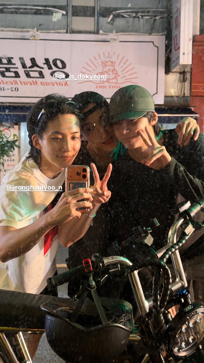 kyeomdaily's tweet photo. #도겸 monsta x hyungwon ig story with dokyeom and jeonghan! https://t.co/J4ild9K2kB