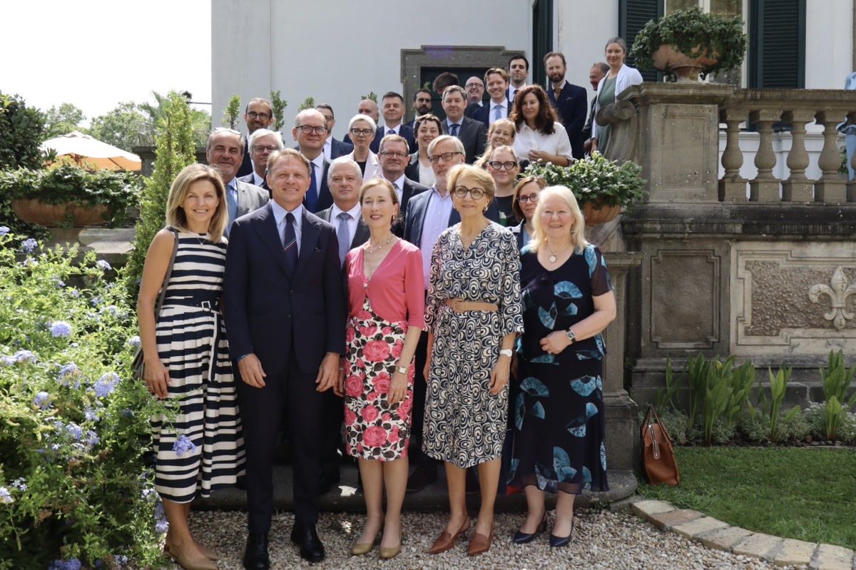 peterkmec's tweet photo. Very good &amp; stimulating discussion w/ @FrancescoLollo1 during the first HoMs meeting under @Ireland2026eu 🇮🇪 w/focus on key topics such as EU 🇪🇺 food security &amp; multiannual financial framework w/emphasis on the common agricultural policy 🌾  @IrlEmbRome https://t.co/0h5qMNjYQw