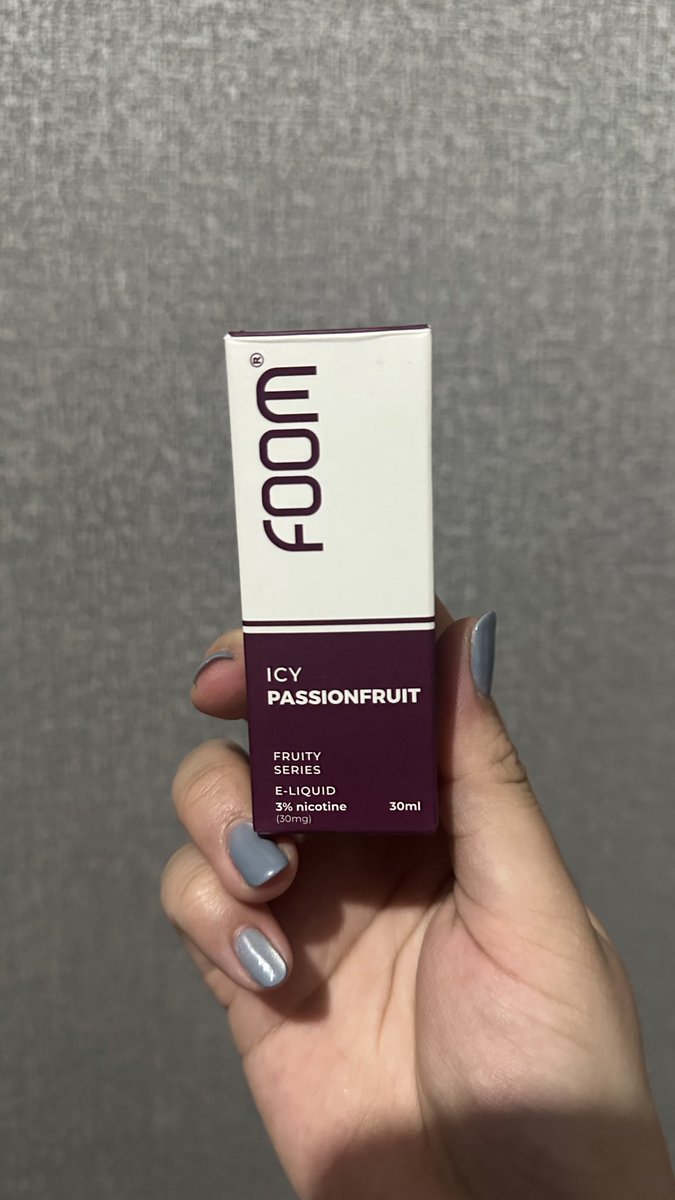 kur0min9yu's tweet photo. [ HELP RT ❗️] 
WTS LIQUID FOOM icy passionfruit. 
85.000 baru dipake 1 apa 2 ml doang, baru kemaren lusa beli. bisa shopee aman aza #zonauang #zonajajan #liquid #foom #icypassionfruit #preloved #barudipakesekali https://t.co/zpFzPulgWH