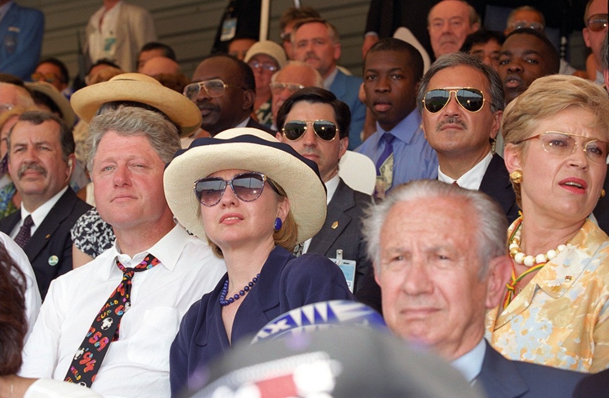 worldcupweblog's tweet photo. Clinton openingswedstrijd #WK1994 versus Trump finale #WK2026 https://t.co/PZYNnN4os9