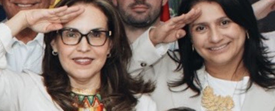 HombreJurista's tweet photo. Estamos advertidos, romperá el hilo constitucional. 

Ningún candidato electo, había querido como él, desplazar el comandante en jefe antes del cambio de mando. 

Los militares que se prestan para esta estupidez faltan a su cortesía militar, a su régimen disciplinario y a la doctrina militar 

Ridiculizar las fuerzas militares no es una promesa por la patria es manipularla
