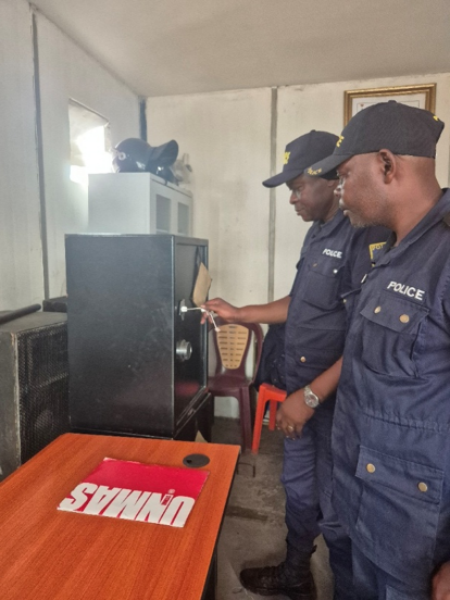 UNMAS's tweet photo. @MONUSCO strengthened secure weapons management in the DRC through the donation of pistol safes to the Army and Police in Beni and Kinshasa. Combined with WAM training, this donation promotes safe storage and accountability, thus reducing armed violence.

#WeaponsManagement https://t.co/mOpZC4Z1kz