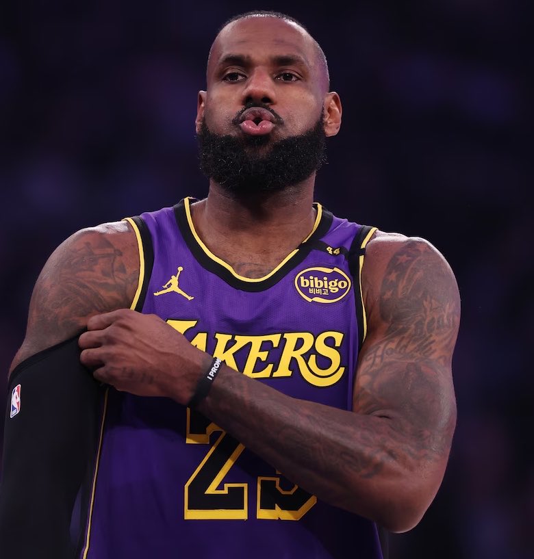 esidery's tweet photo. LeBron James is closing in on officially announcing his free agent decision.

LeBron’s decision could arrive within the next 24 hours.

There is immense confidence coming in from both the Cavaliers and Heat as LeBron’s preferred landing spot. https://t.co/ofjyGJx1F2